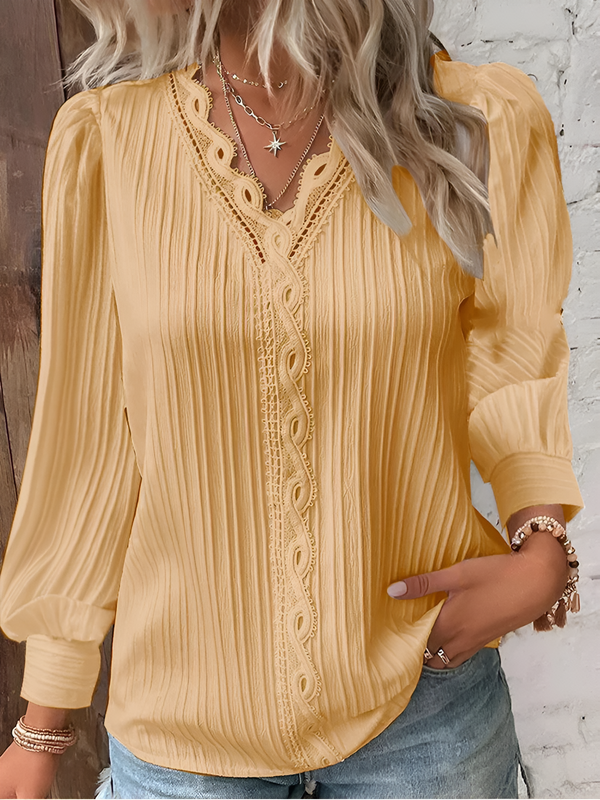 Kvinnors blus i lätt chiffon - elegant veckad design för alla tillfällen