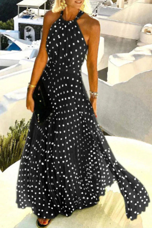 Maxiklänning - elegant halterneck-kjol med veckdetaljer