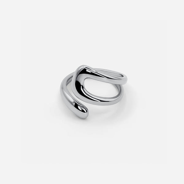 Snygg ring med konstnärlig design – modern skulptural accessoar för alla tillfällen