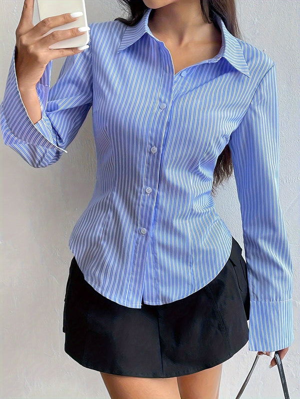 Flerfärgad randig skjorta - elegant långärmad blus för damer