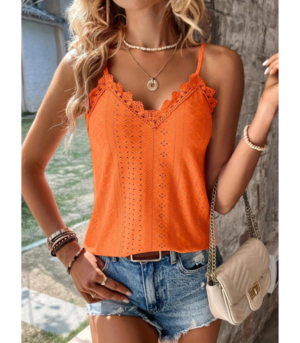 Damers topp med spetsdetalj - en sommarfavorit utan ärmar