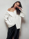 Asymmetrisk off-shoulder blus - elegant vit kvinnotopp