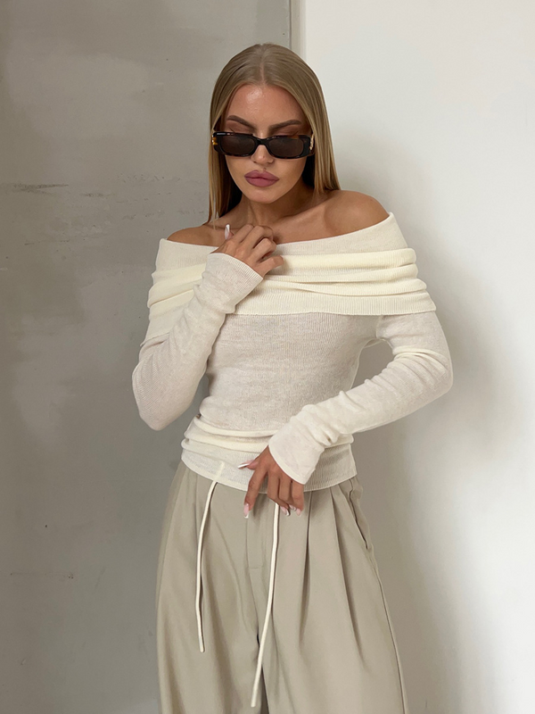 Kvinnors off-shoulder stickad jumper - elegant långärmad topp för avslappnad eller kvällsbruk
