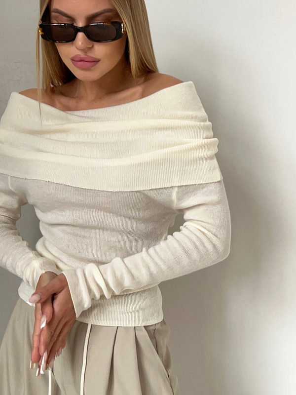 Kvinnors off-shoulder stickad jumper - elegant långärmad topp för avslappnad eller kvällsbruk