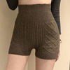Ribbade högmidjade shorts - eleganta stickade shorts för kvinnor