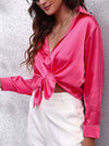Långärmad satinblus - elegant knäppblus för damer