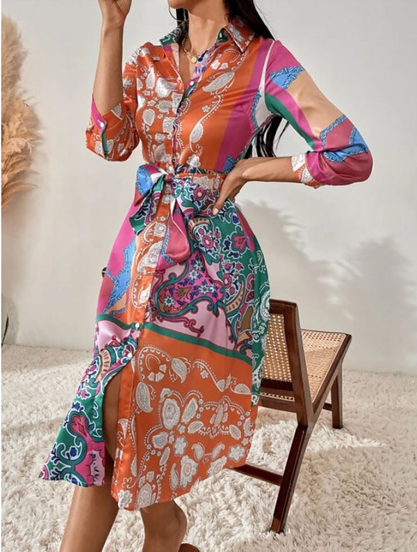 Skjortklänning - mönstrad klänning med bälte för kvinnor