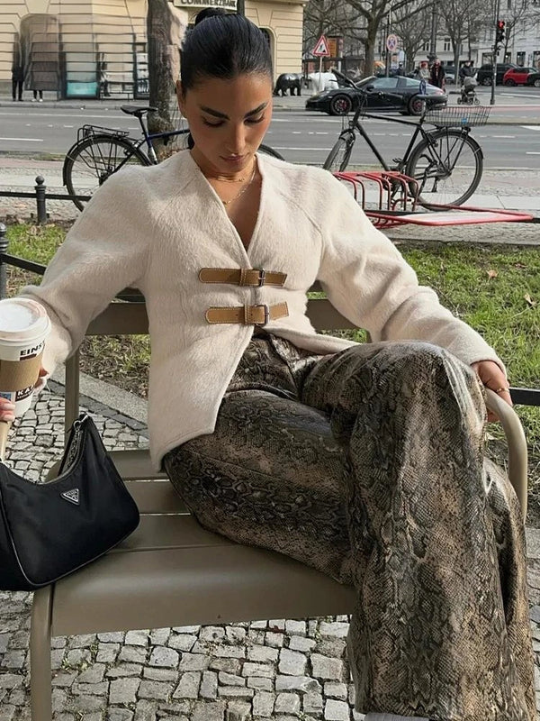 Beige ulljacka - elegant långärmad topp för kvinnor