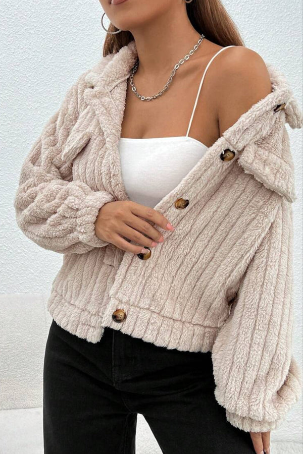 Kvinnojacka i bouclé med mjukt textil - beige vinterlager