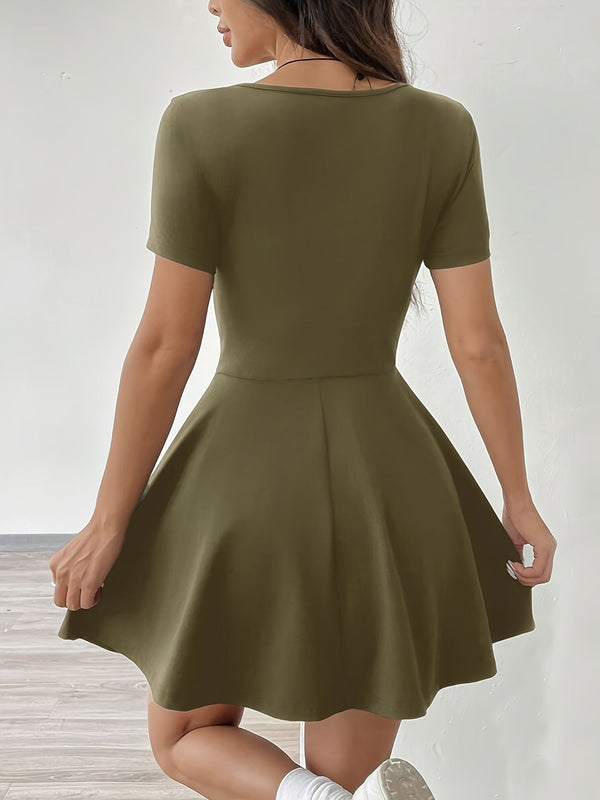 Kvinnors avslappnade kort skaterklänning - mjukt stretchtyg för en chic vardagsstil