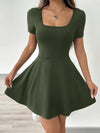 Kvinnors avslappnade kort skaterklänning - mjukt stretchtyg för en chic vardagsstil