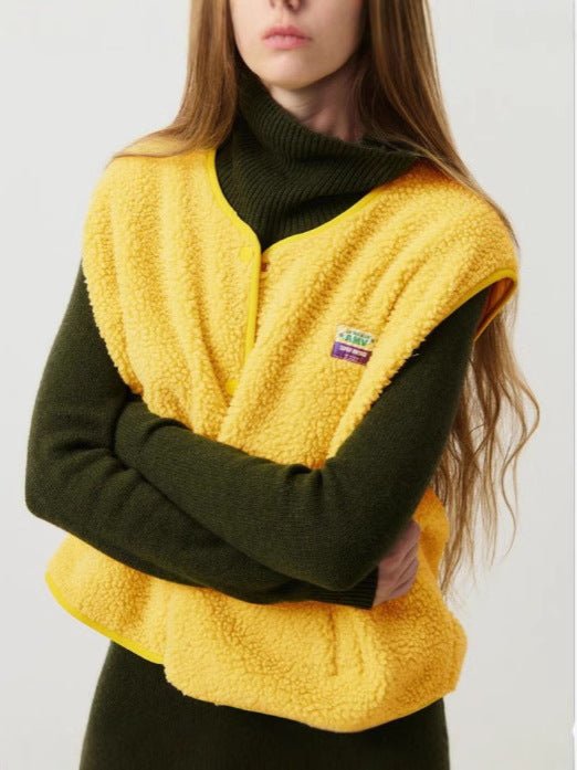 Stilren väst utan ärmar – ett mjukt lager för avslappnad chic mode för kvinnor