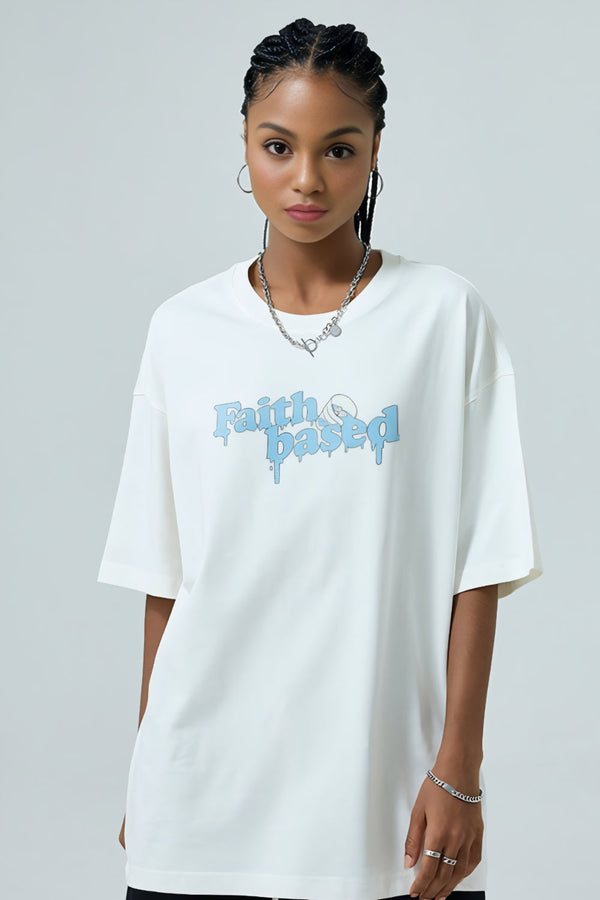 Dam oversize t-shirt - avslappnad passform med troende motiv för vardagligt bruk