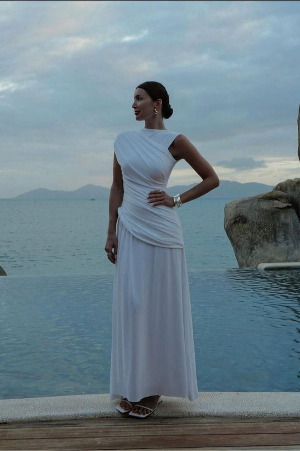 Kvinnors festklänning: vacker draperad maxiklänning - elegant kvällsoutfit för speciella tillfällen