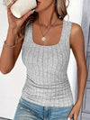 Kvinnors ribbad ärmlös topp - mångsidig sommarklädsel för avslappnade outfits