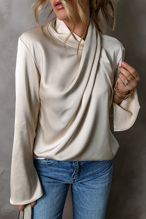 Kvinnors satinblus i elegant beige - långärmad kontorsstil med chic drapering
