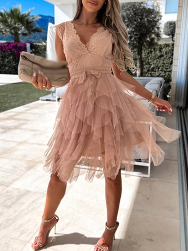 Flerlagad tyllklänning - sofistikerad festklänning för damer