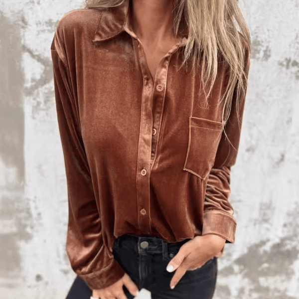 Kvinnors sammetblus - elegant topp med lång ärm i mjukt tyg för avslappnade eller festliga tillfällen
