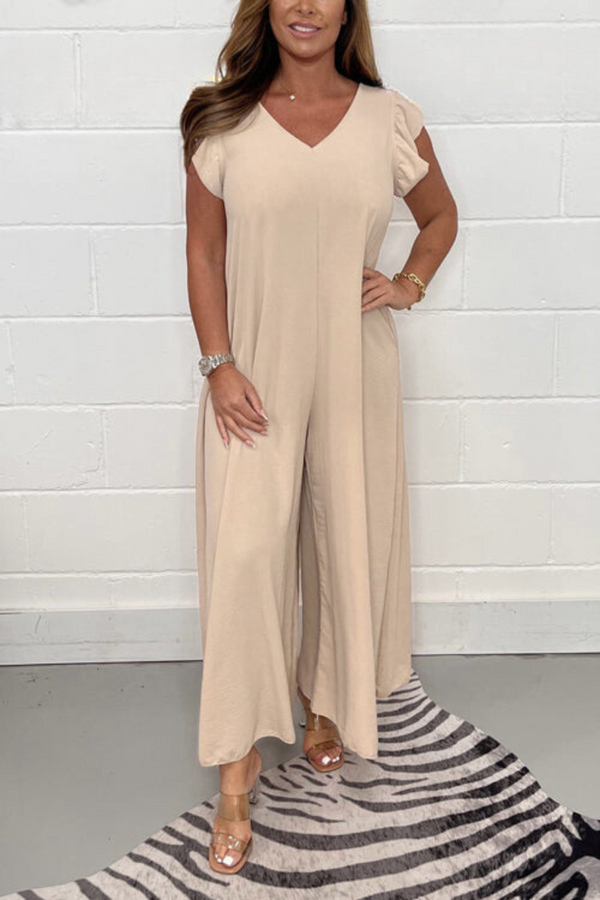 Kvinnors maxiklänning med volangärmar - elegant sommarplagg för trädgårdsfester