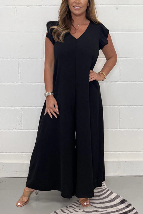 Kvinnors maxiklänning med volangärmar - elegant sommarplagg för trädgårdsfester