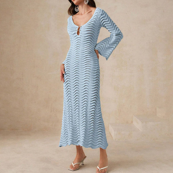 Kvinnotröja i stickad design med utsvängda ärmar - elegant midi-klänning med virkat mönster