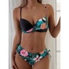 2-delad dam baddräkt med stilfullt blommönster – trendig strandoutfit för sommarlov