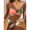2-delad dam baddräkt med stilfullt blommönster – trendig strandoutfit för sommarlov