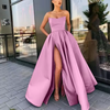 Sofistikerad ballgown med hög slits - elegant kvällsklänning för formella tillfällen