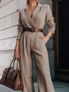 Kvinnors jumpsuit i taupe med belagd blazer och vida ben - elegant kontorsklädsel