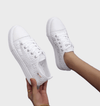 Damsneakers med låg klipp - stiliga snörskor i vit kanvas