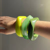 Damers ljusgröna bangle - modern accessoar för både vardag och fest