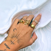 Justerbar ormsmycke - elegant design i guld, mångsidig accessoar för speciella tillfällen