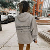 Damoversized hoodie med inspirerande citat - avslappnad vardagsmode för lugna dagar