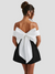 Elegant off-shoulder miniklänning i svart och vitt - för festliga tillfällen