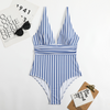 Damernas eleganta baddräkt - chic randig design för strand och pool