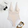 Damernas eleganta baddräkt - chic randig design för strand och pool