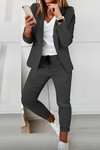 Kvinnors avslappnade blazer och joggerset - en stilfull och mysig outfit för varje tillfälle