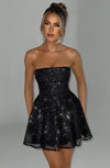 Strapless miniklänning - elegant klänning med rosett