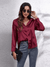 Kvinnors satinblus - elegant långärmad topp för smart casual stil